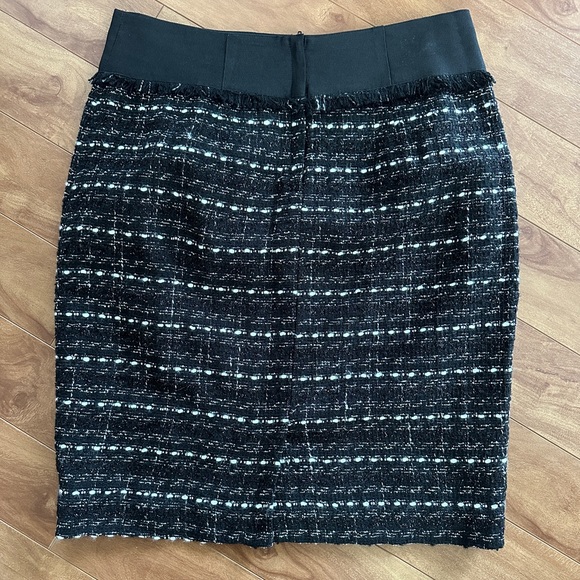 Black and white tweed mini - Picture 3 of 3